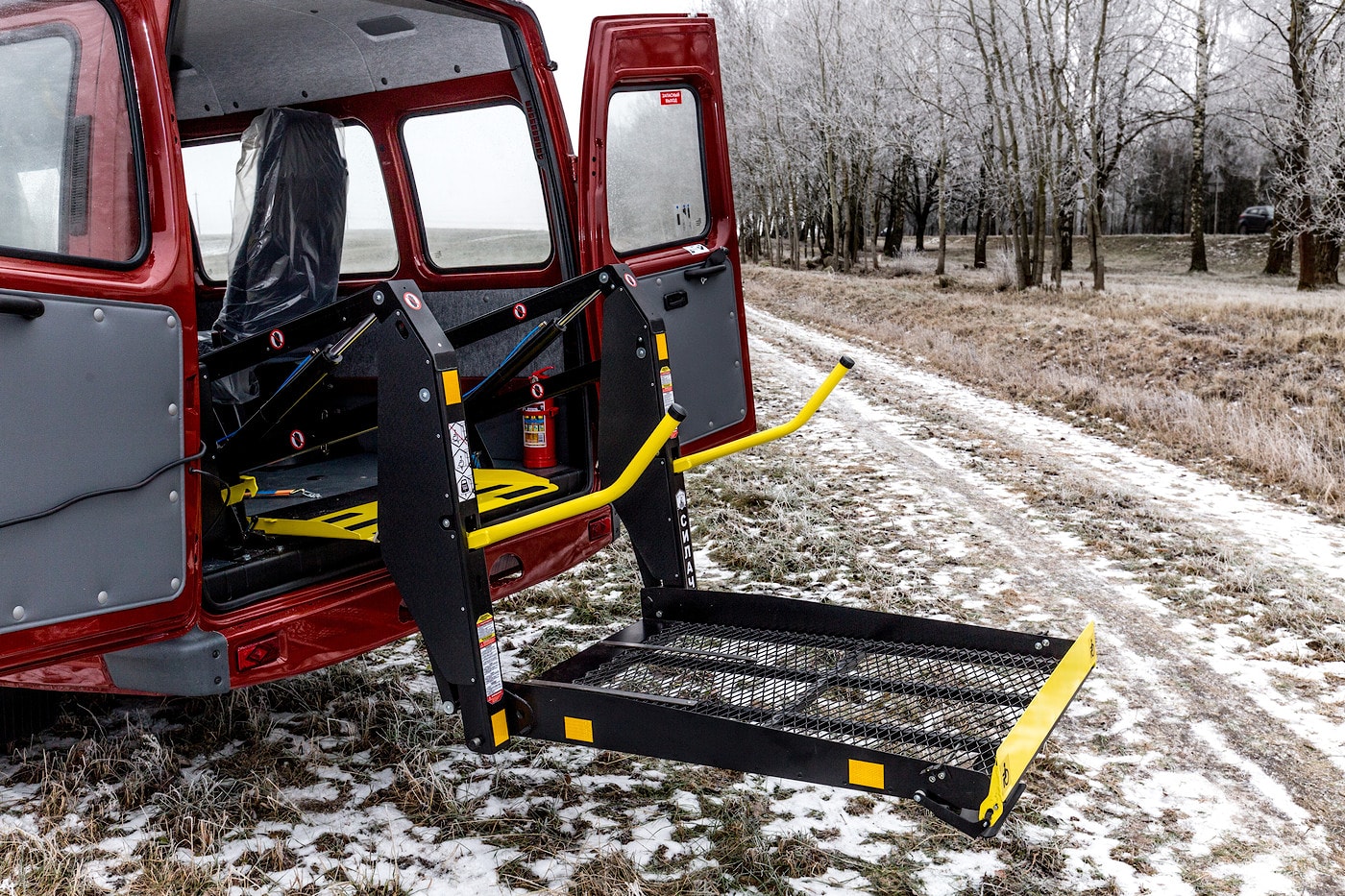 avtomobil dlya perevozki invalidov na