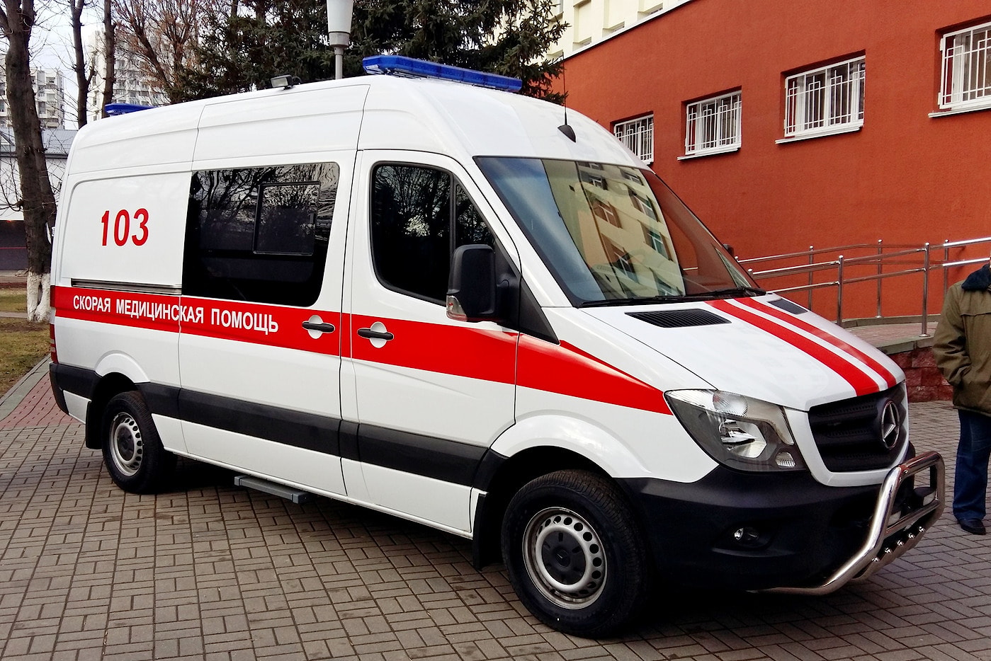 Новые автомобили скорой помощи Новые автомобили скорой помощи